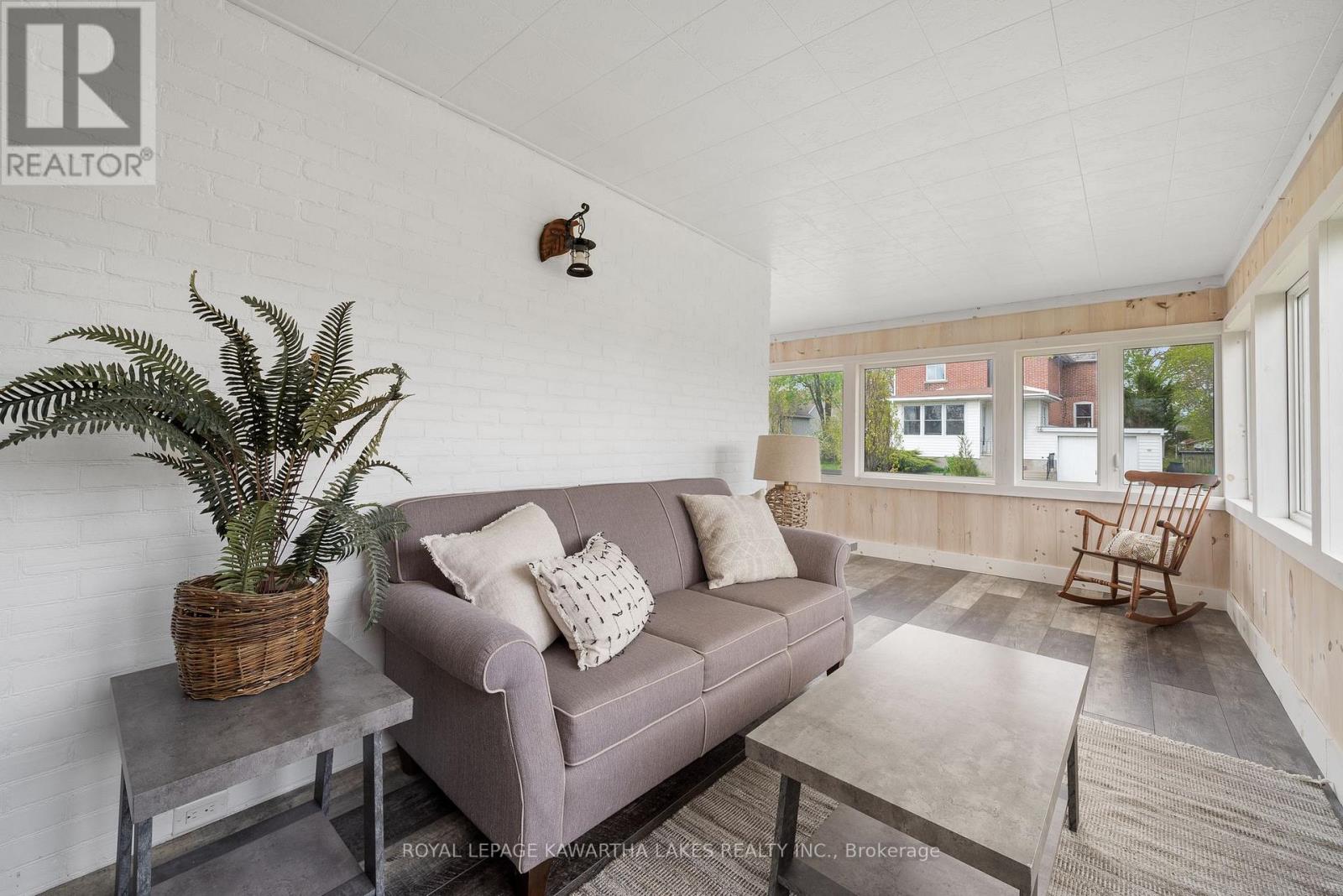 45 Oak Street, Kawartha Lakes, Ontario  K0M 1N0 - Photo 10 - X12759466