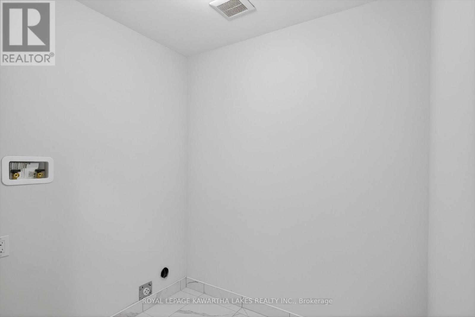 77 Watts Mew, Kawartha Lakes, Ontario  K9V 0T3 - Photo 35 - X12817954