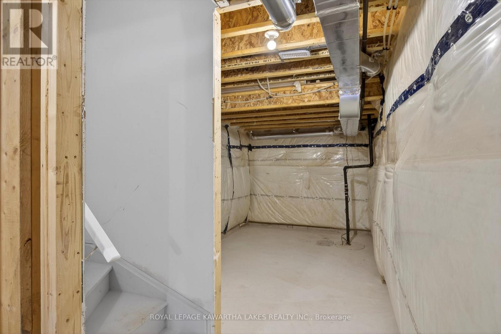 77 Watts Mew, Kawartha Lakes, Ontario  K9V 0T3 - Photo 37 - X12817954