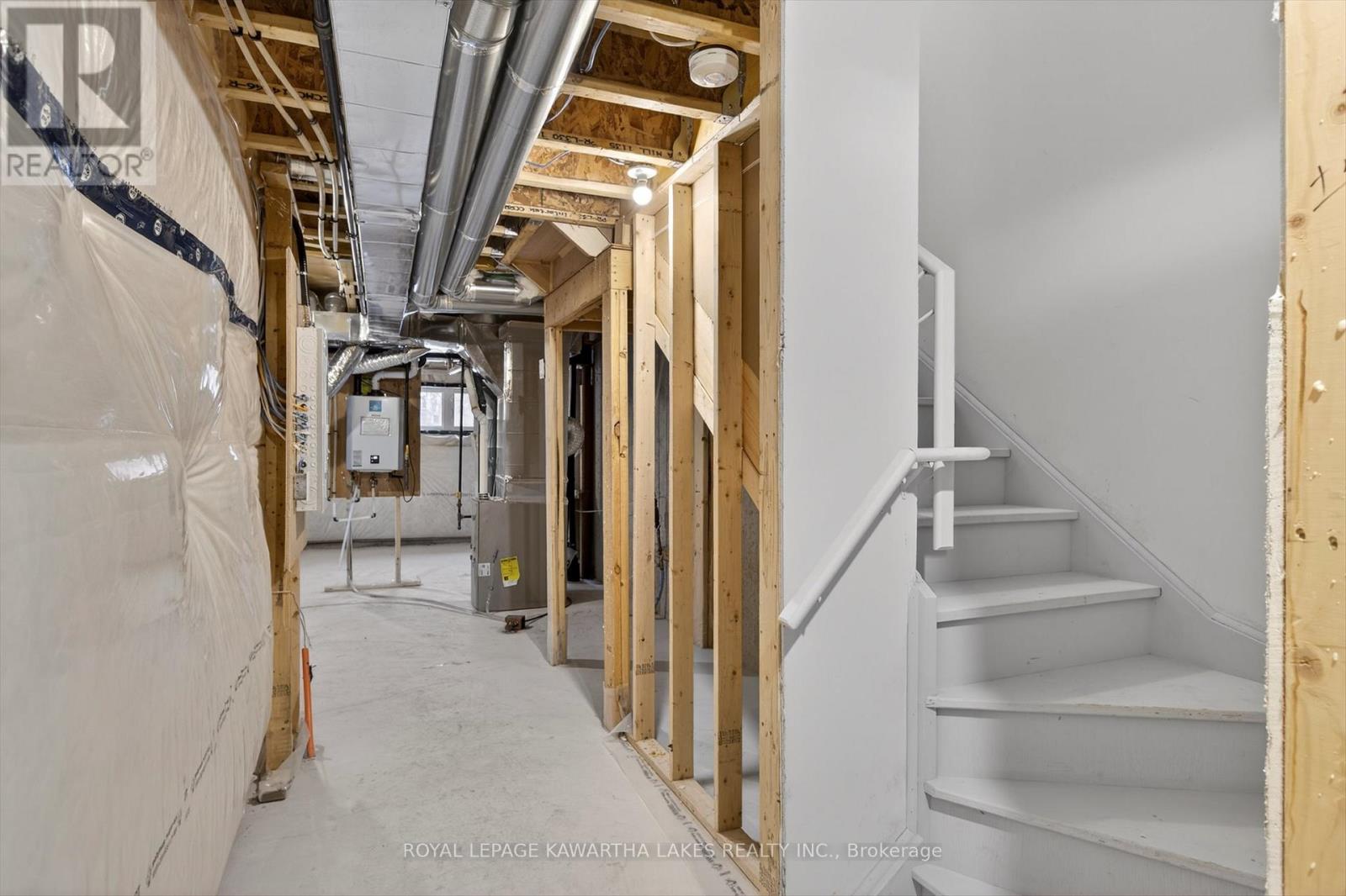 77 Watts Mew, Kawartha Lakes, Ontario  K9V 0T3 - Photo 38 - X12817954