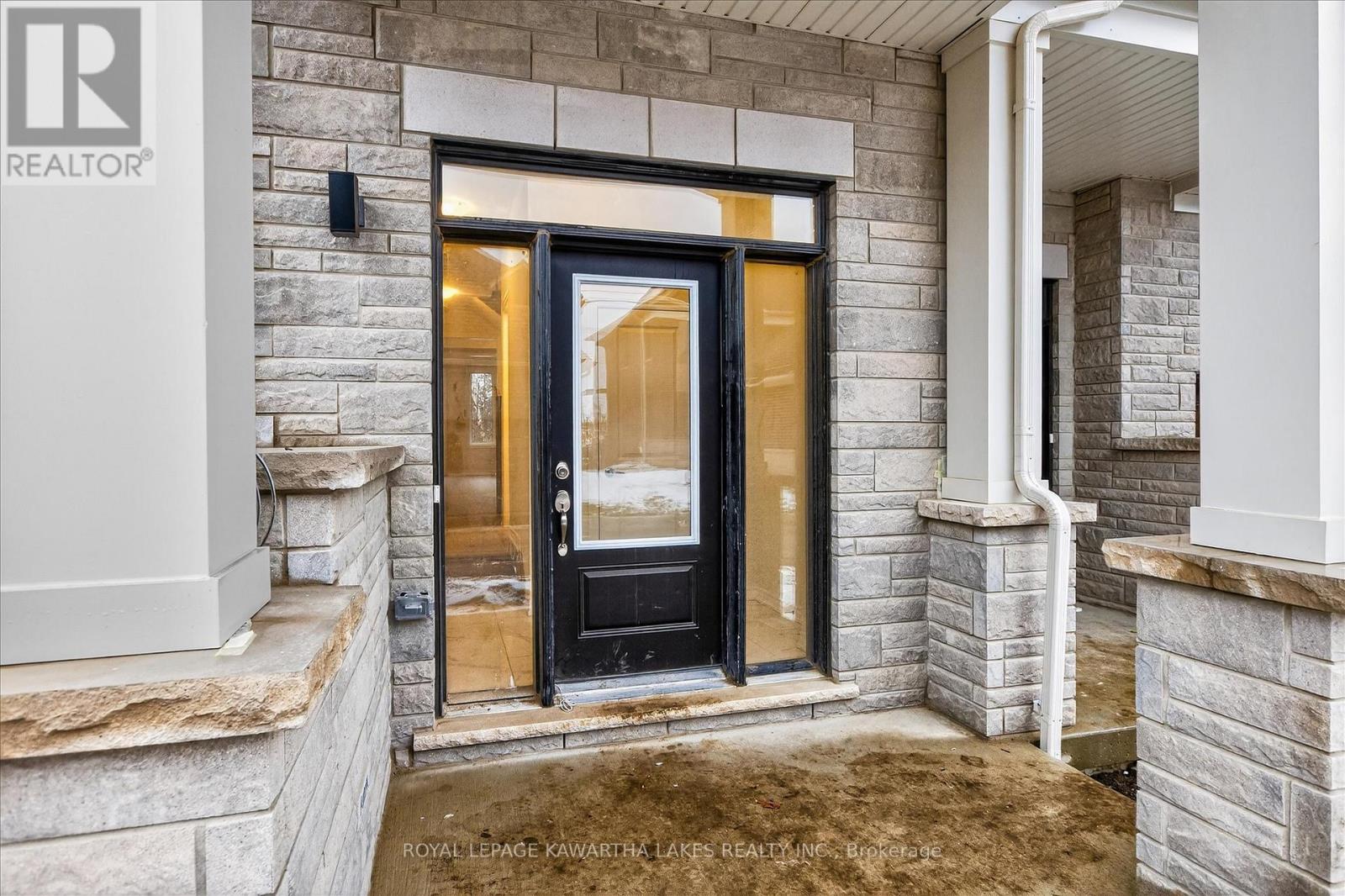 77 Watts Mew, Kawartha Lakes, Ontario  K9V 0T3 - Photo 4 - X12817954