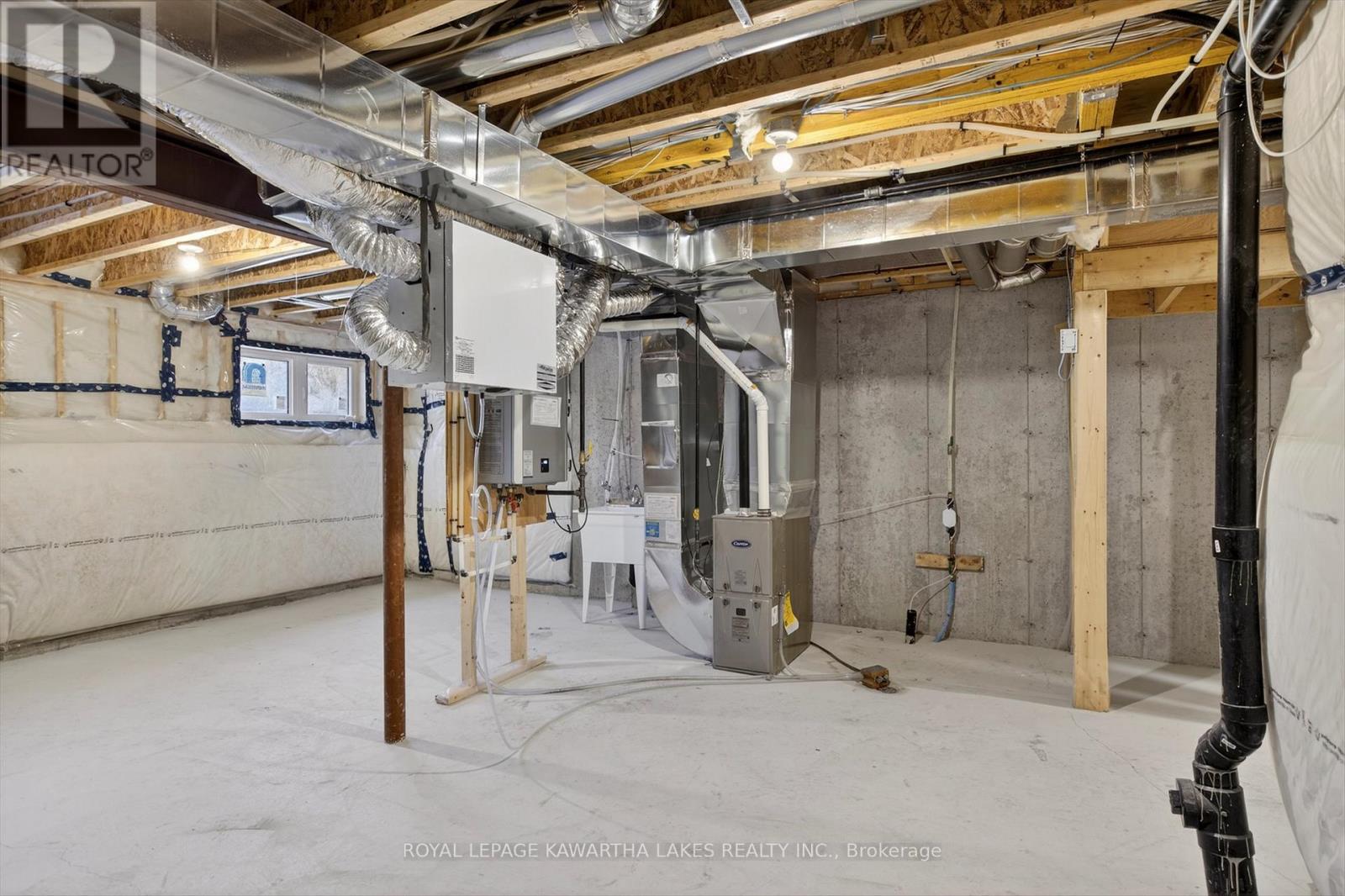 77 Watts Mew, Kawartha Lakes, Ontario  K9V 0T3 - Photo 40 - X12817954