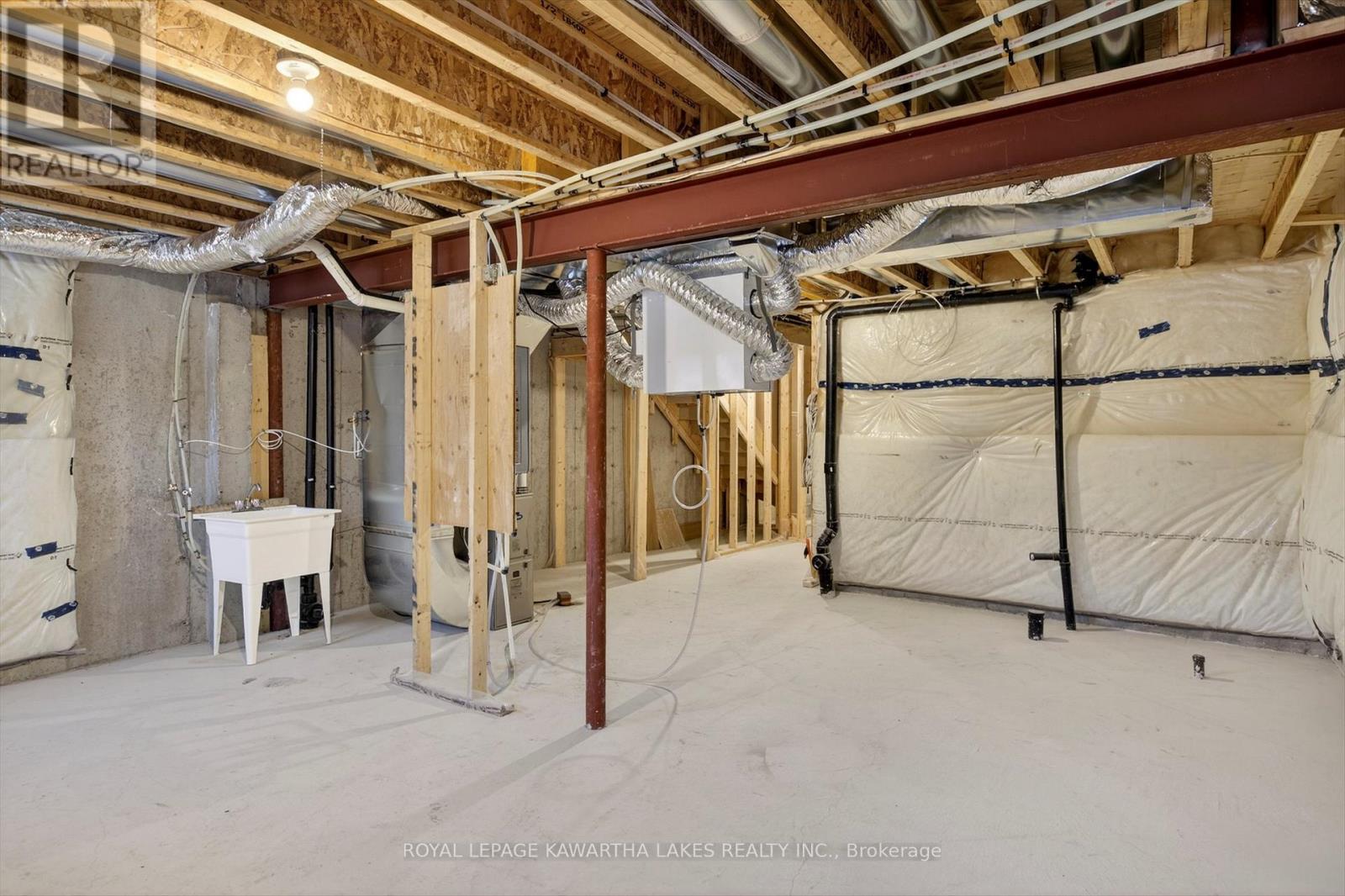 77 Watts Mew, Kawartha Lakes, Ontario  K9V 0T3 - Photo 41 - X12817954