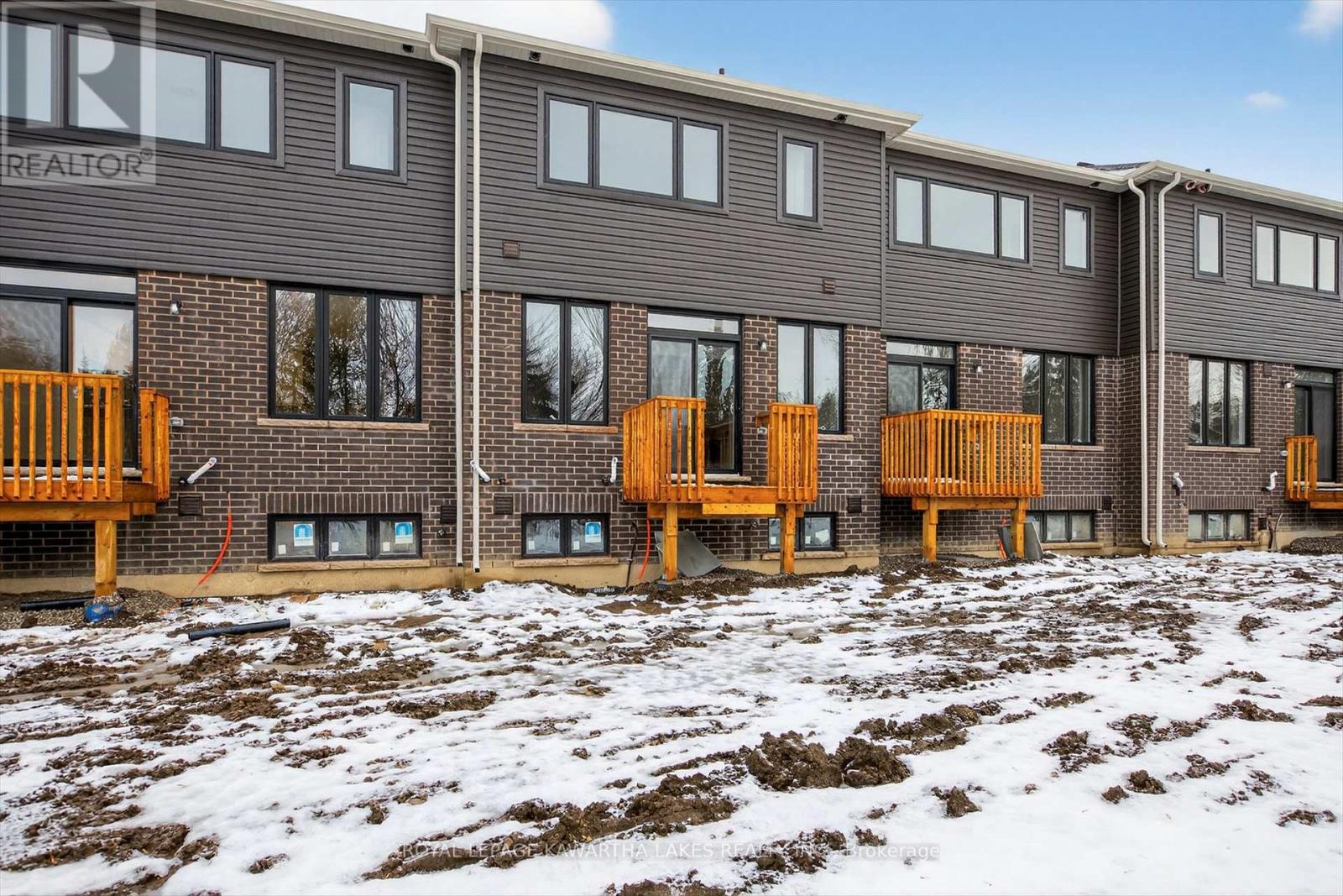 77 Watts Mew, Kawartha Lakes, Ontario  K9V 0T3 - Photo 46 - X12817954