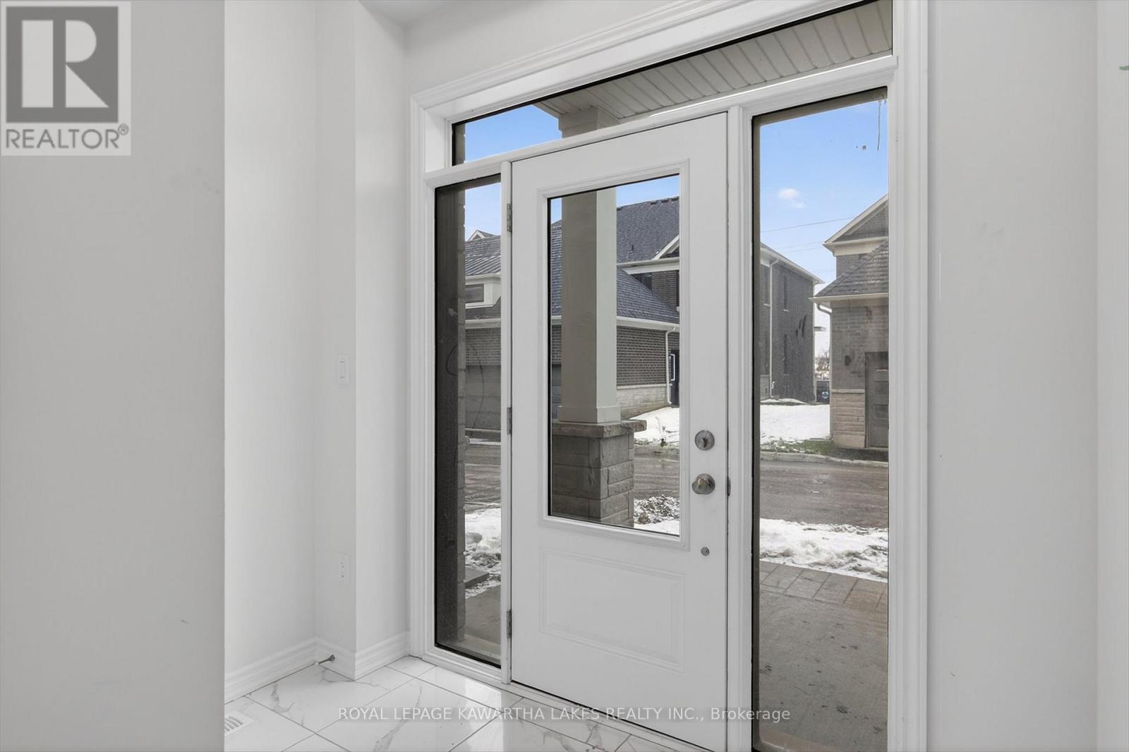 77 Watts Mew, Kawartha Lakes, Ontario  K9V 0T3 - Photo 5 - X12817954