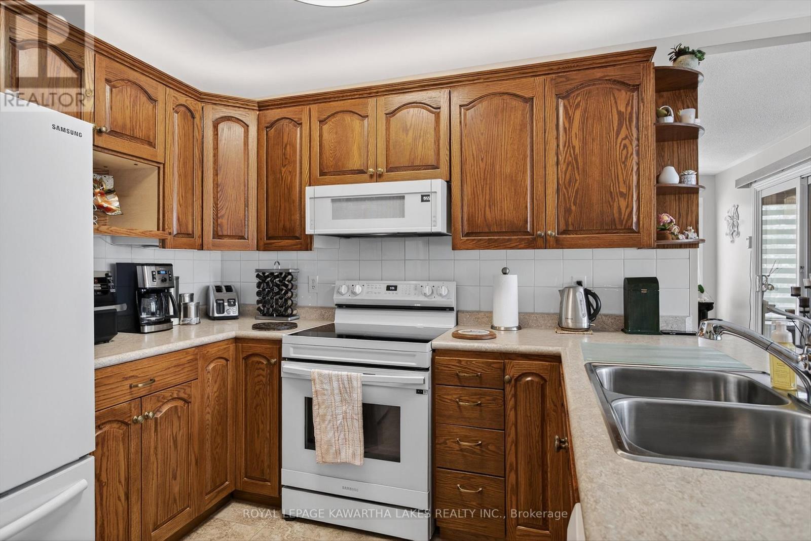 20 Cedartree Lane, Kawartha Lakes, Ontario  K0M 1A0 - Photo 13 - X12817958