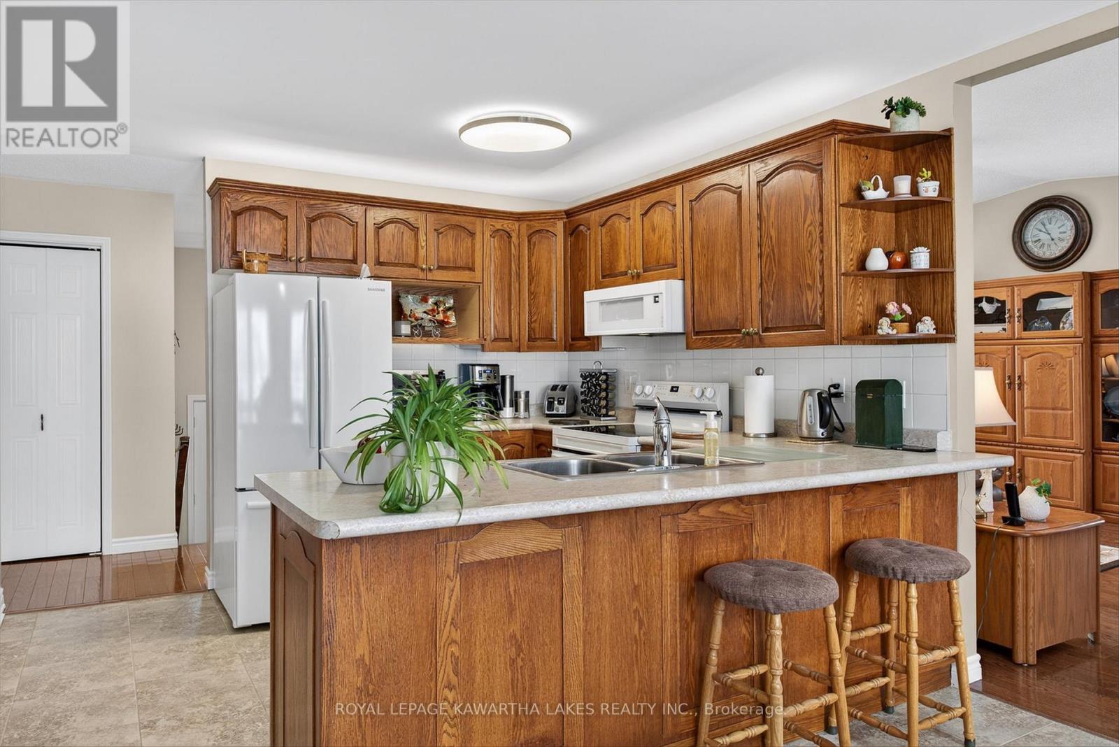 20 Cedartree Lane, Kawartha Lakes, Ontario  K0M 1A0 - Photo 17 - X12817958