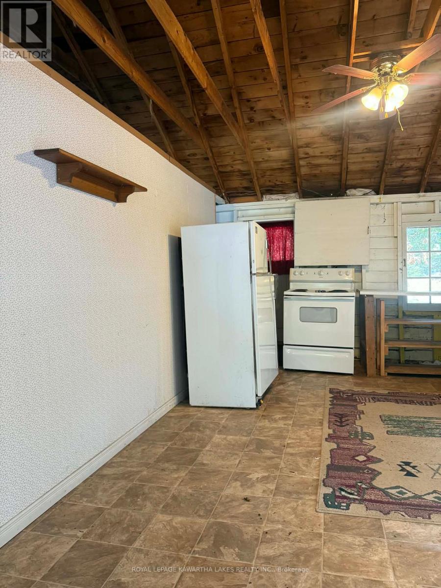 8 Sturgeon Glen Road, Kawartha Lakes, Ontario  K0M 1N0 - Photo 5 - X12870970