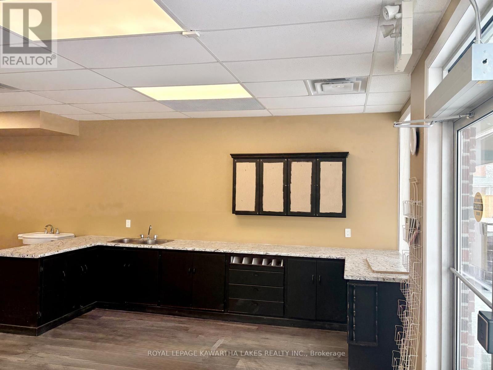 448 Osborne Street, Brock, Ontario  L0K 1A0 - Photo 5 - N12886270