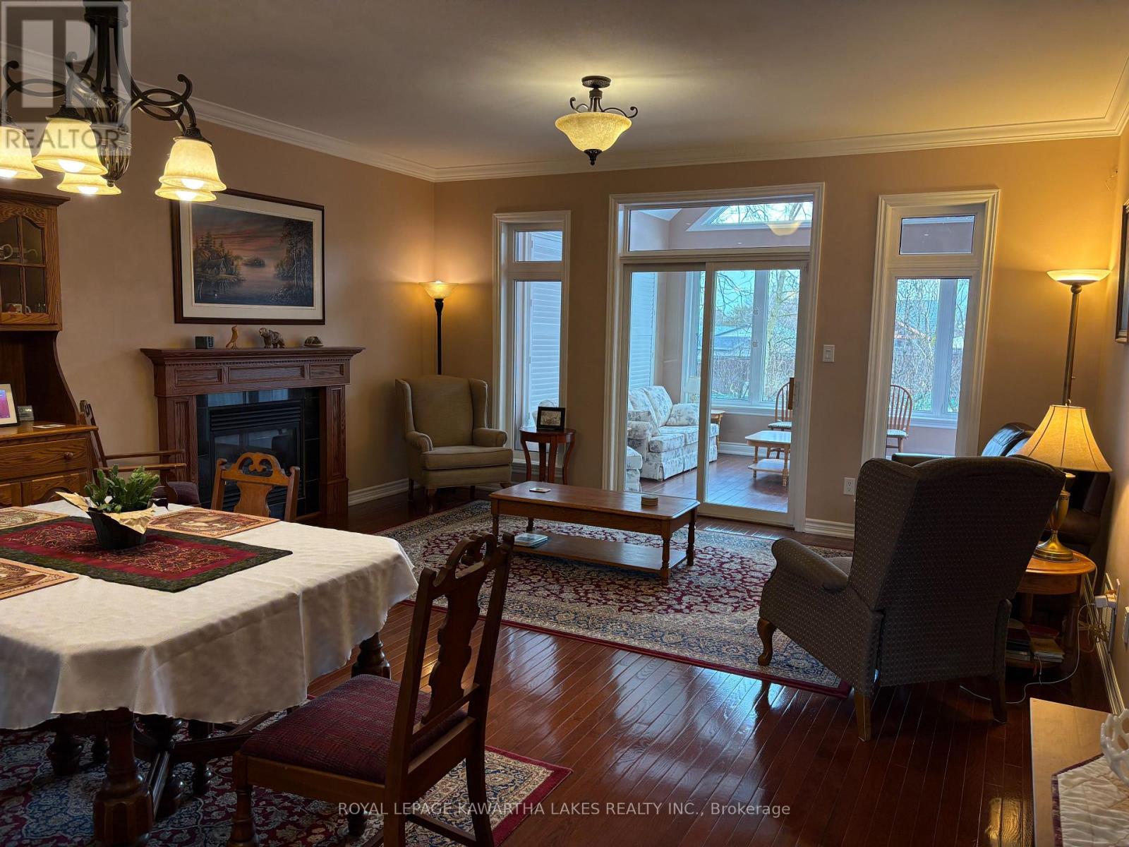 8 Ellis Crescent, Kawartha Lakes, Ontario  K9V 0A4 - Photo 14 - X12889426