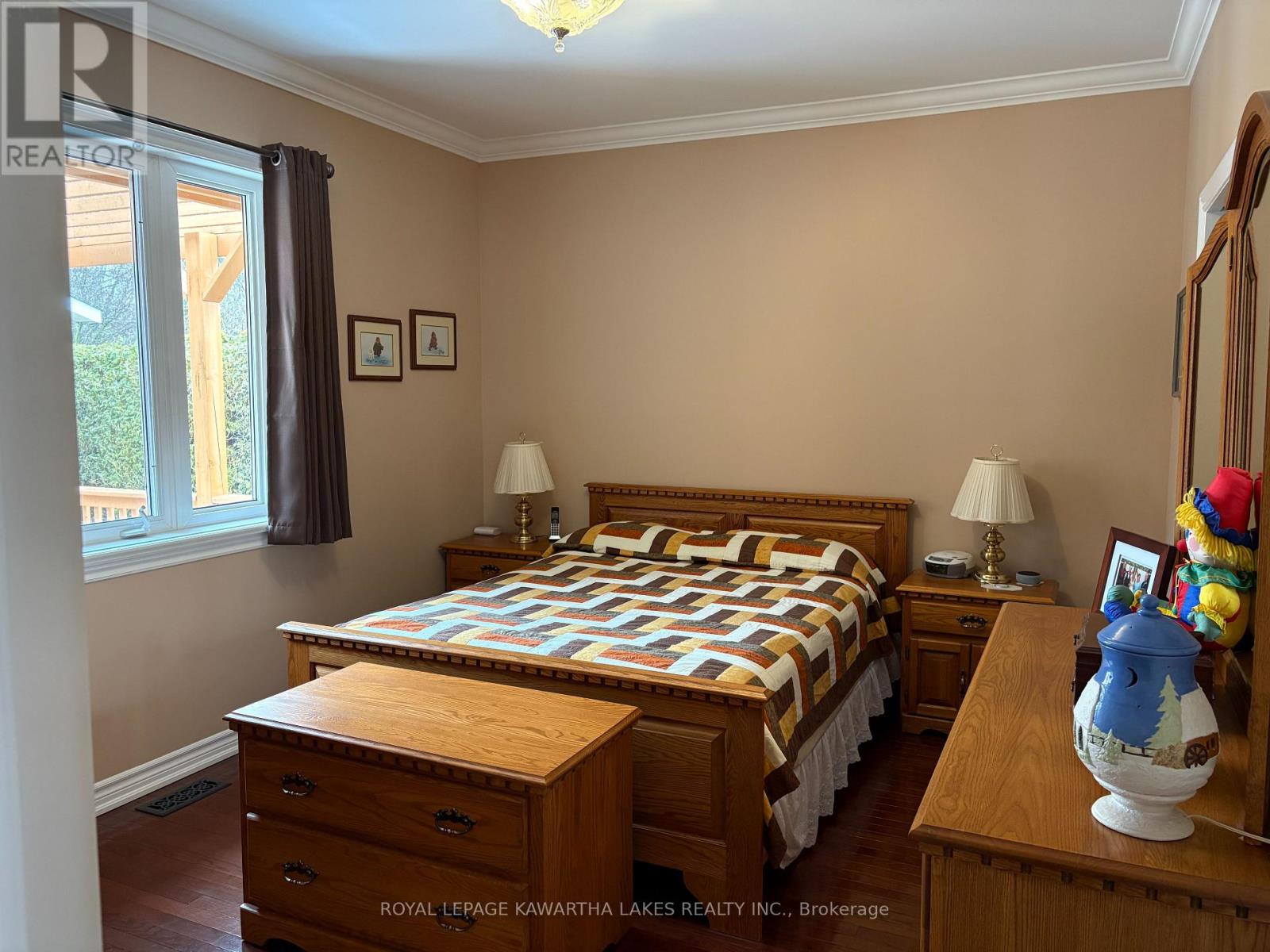 8 Ellis Crescent, Kawartha Lakes, Ontario  K9V 0A4 - Photo 25 - X12889426