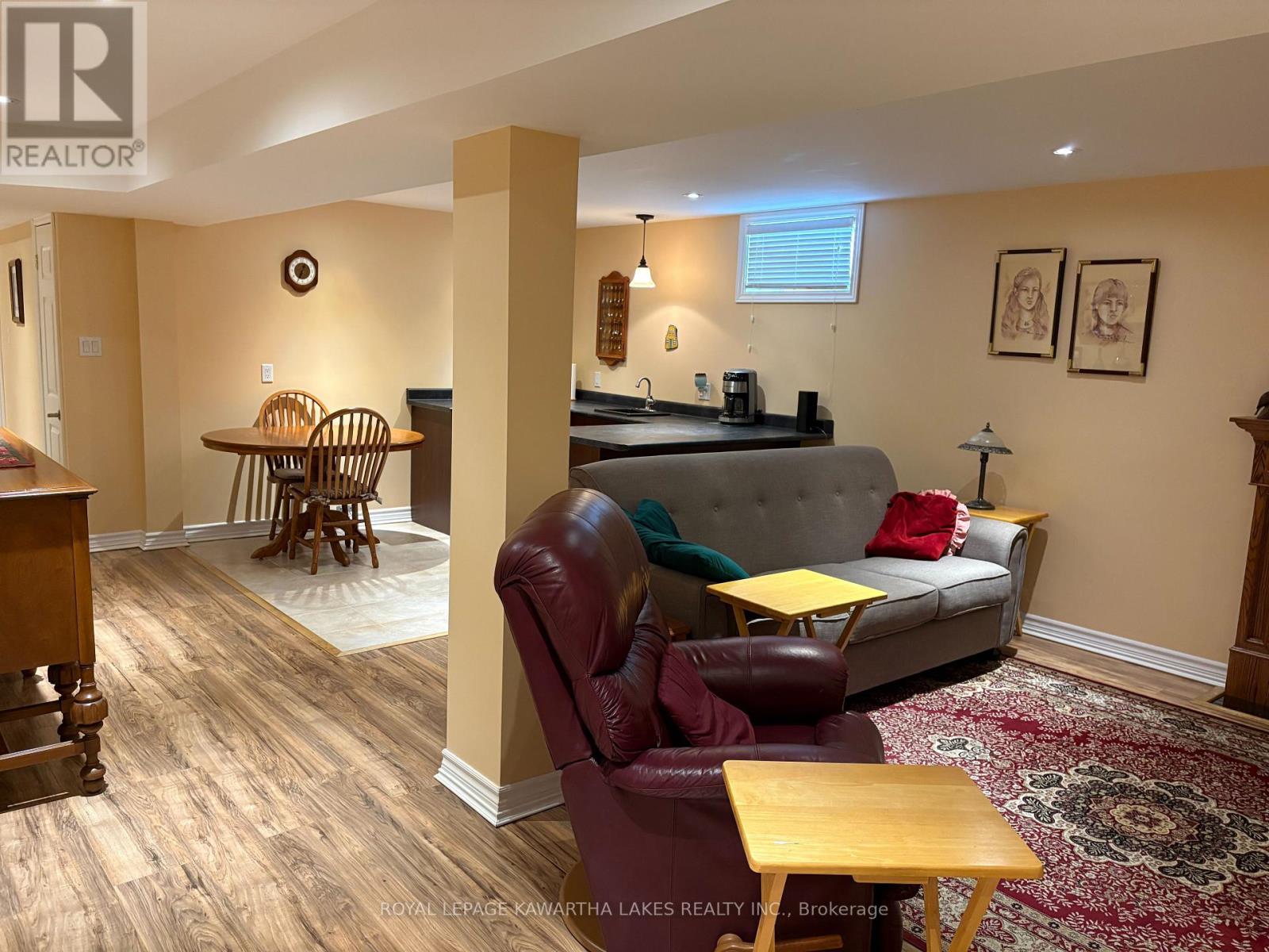 8 Ellis Crescent, Kawartha Lakes, Ontario  K9V 0A4 - Photo 31 - X12889426