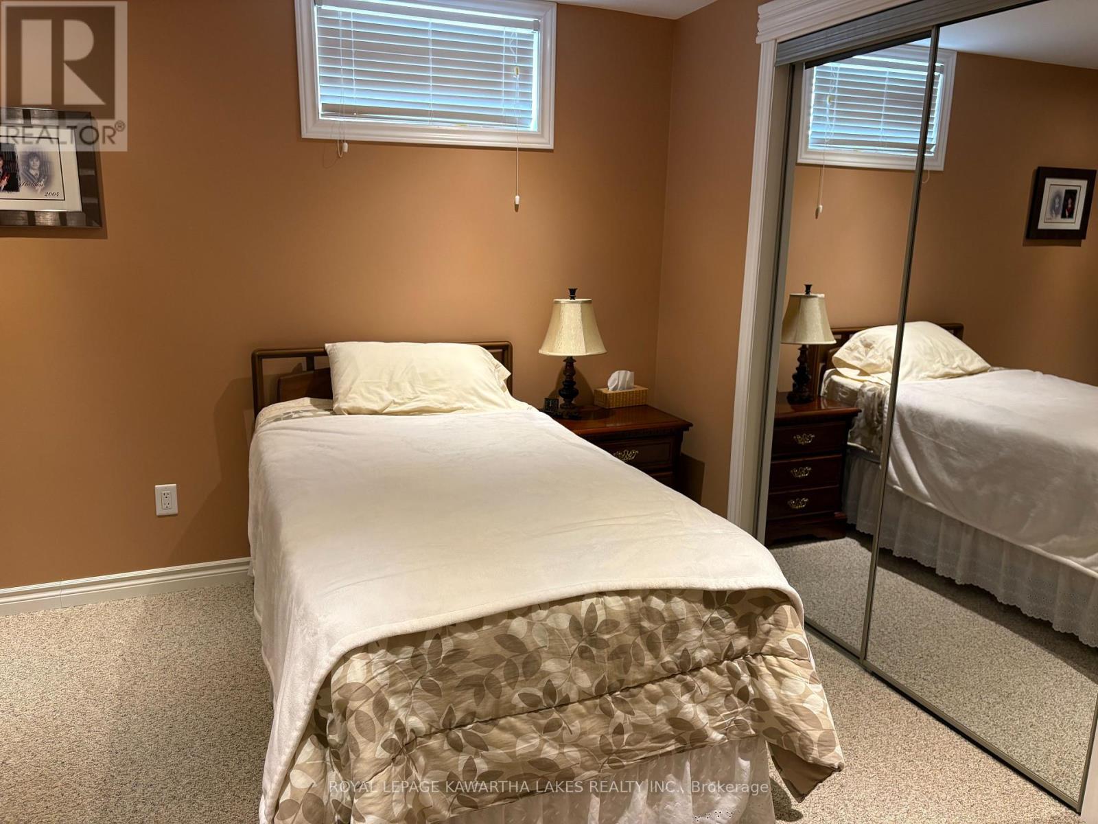 8 Ellis Crescent, Kawartha Lakes, Ontario  K9V 0A4 - Photo 34 - X12889426