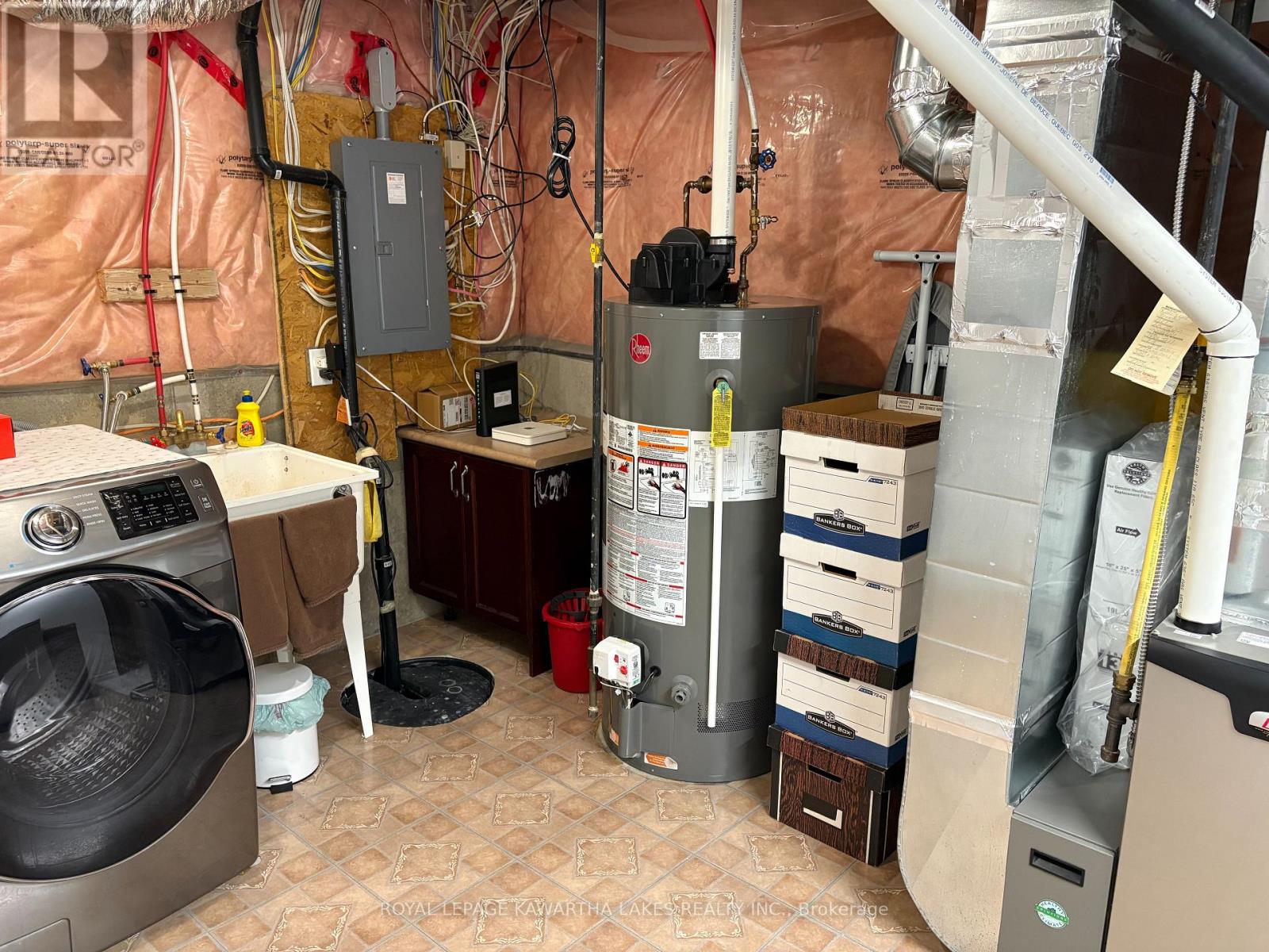 8 Ellis Crescent, Kawartha Lakes, Ontario  K9V 0A4 - Photo 42 - X12889426