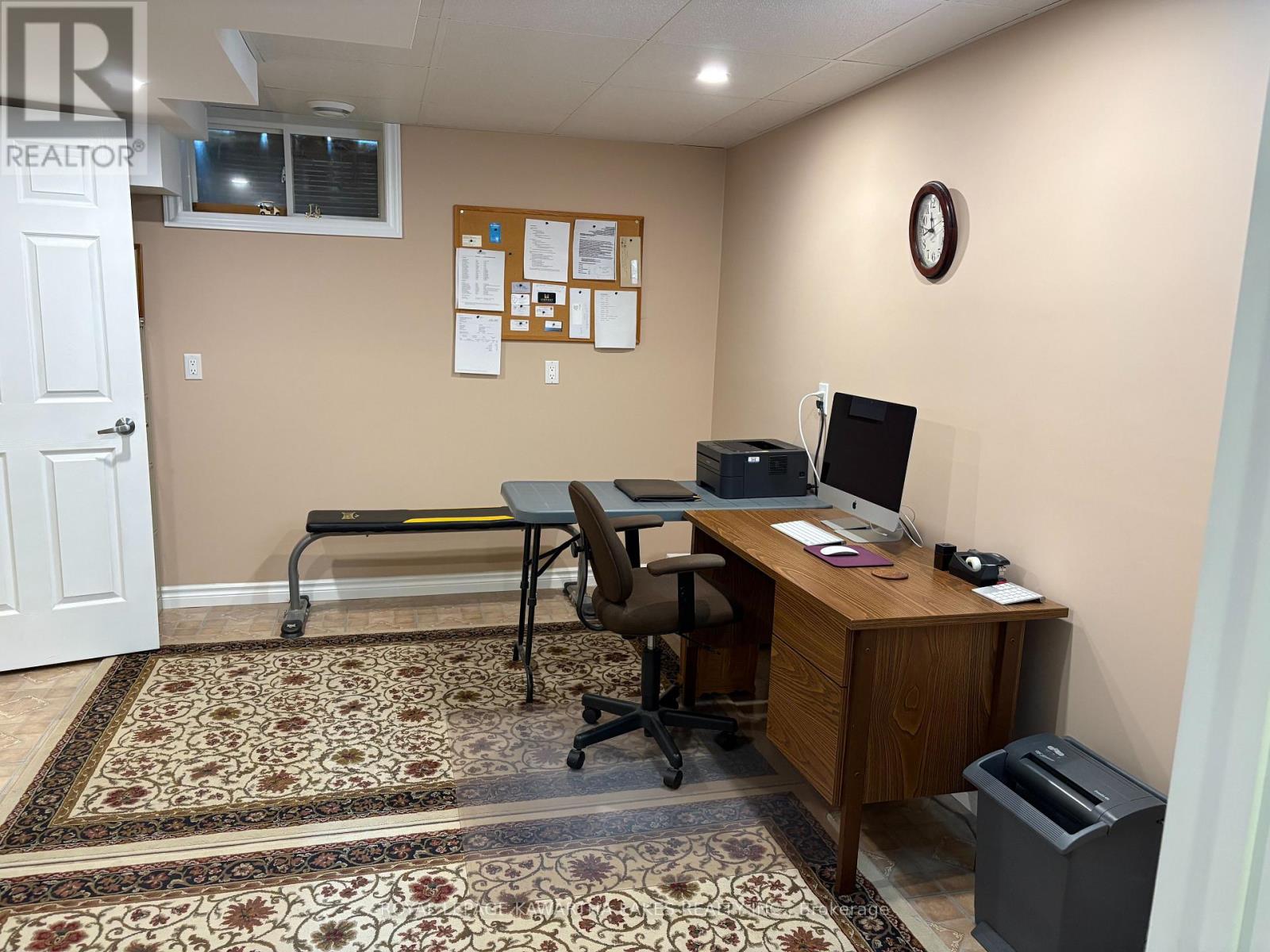 8 Ellis Crescent, Kawartha Lakes, Ontario  K9V 0A4 - Photo 44 - X12889426