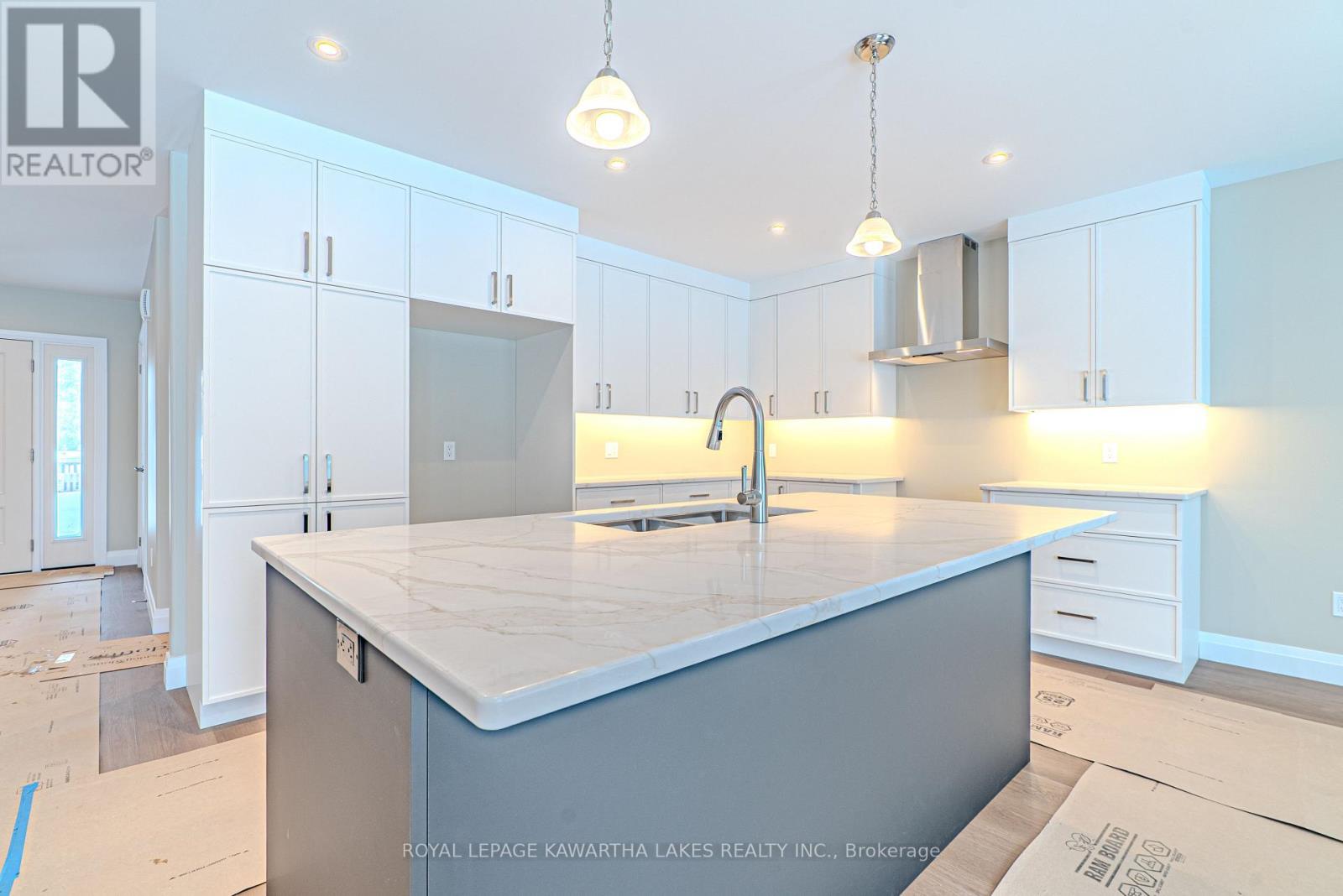 6 Patrick Street, Kawartha Lakes, Ontario  K0M 2B0 - Photo 15 - X12908556