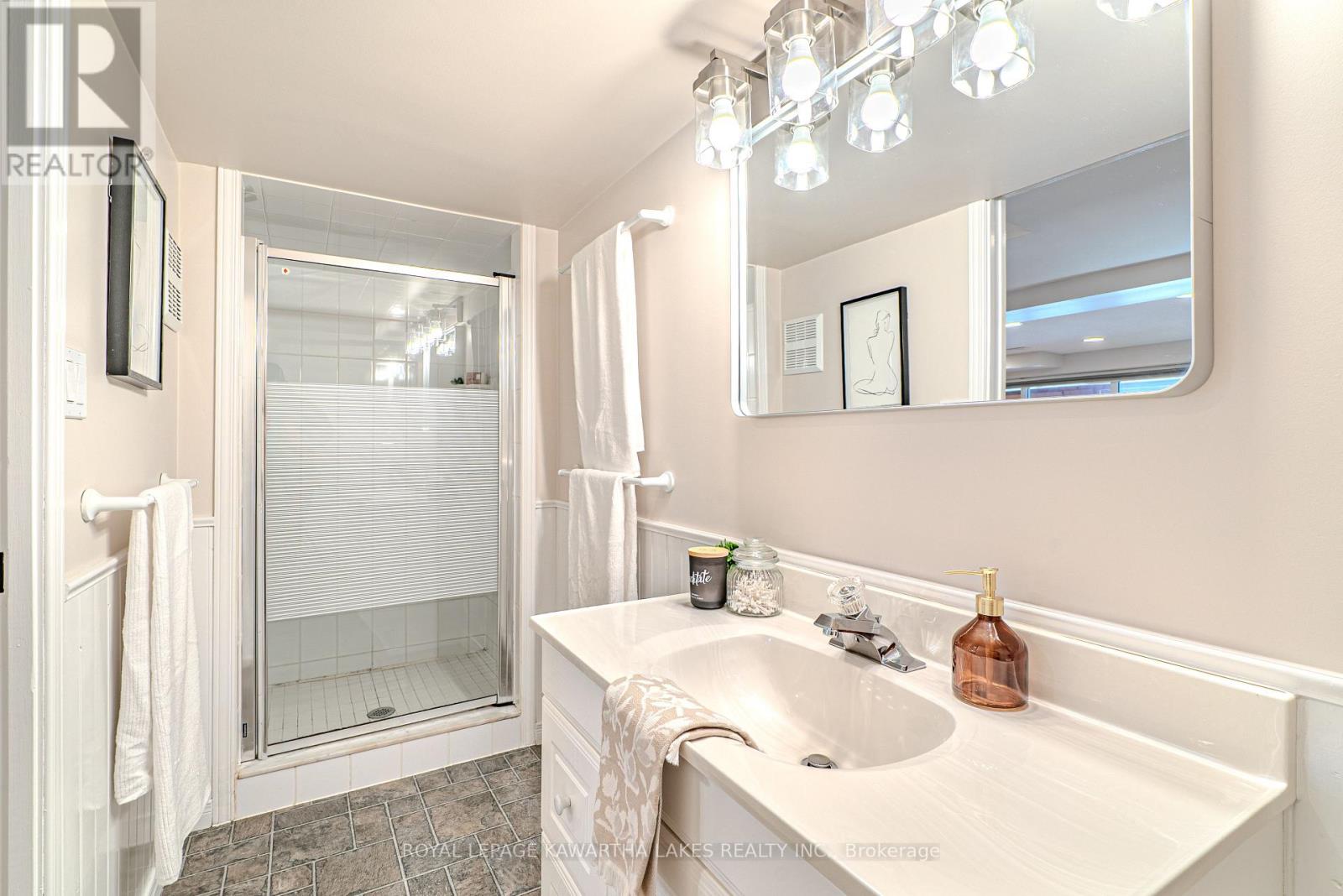 147 Lightning Point Road, Kawartha Lakes, Ontario  K0M 1K0 - Photo 25 - X12919980