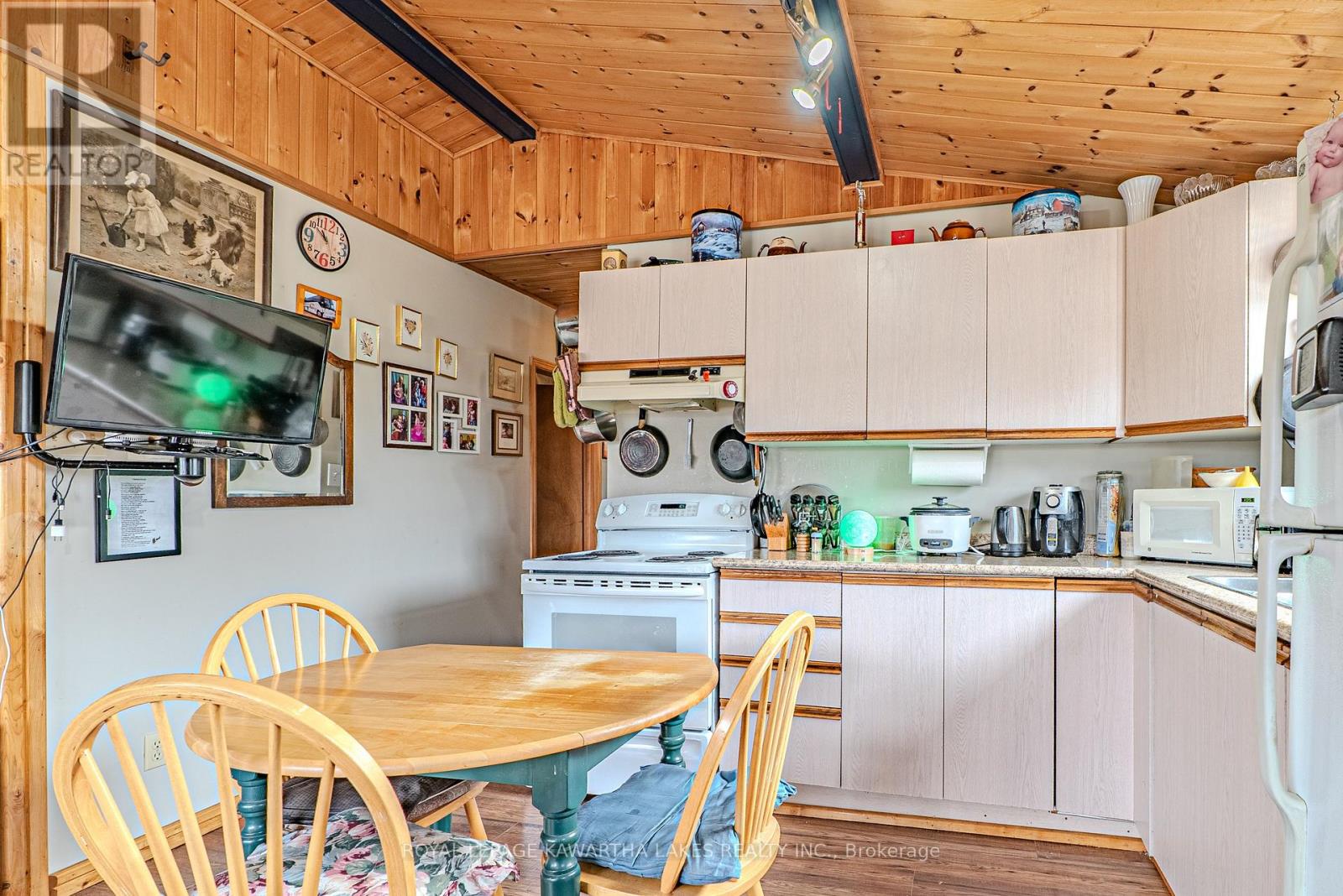 70 Blythe Shore Road, Kawartha Lakes, Ontario  K0M 1N0 - Photo 16 - X12950582