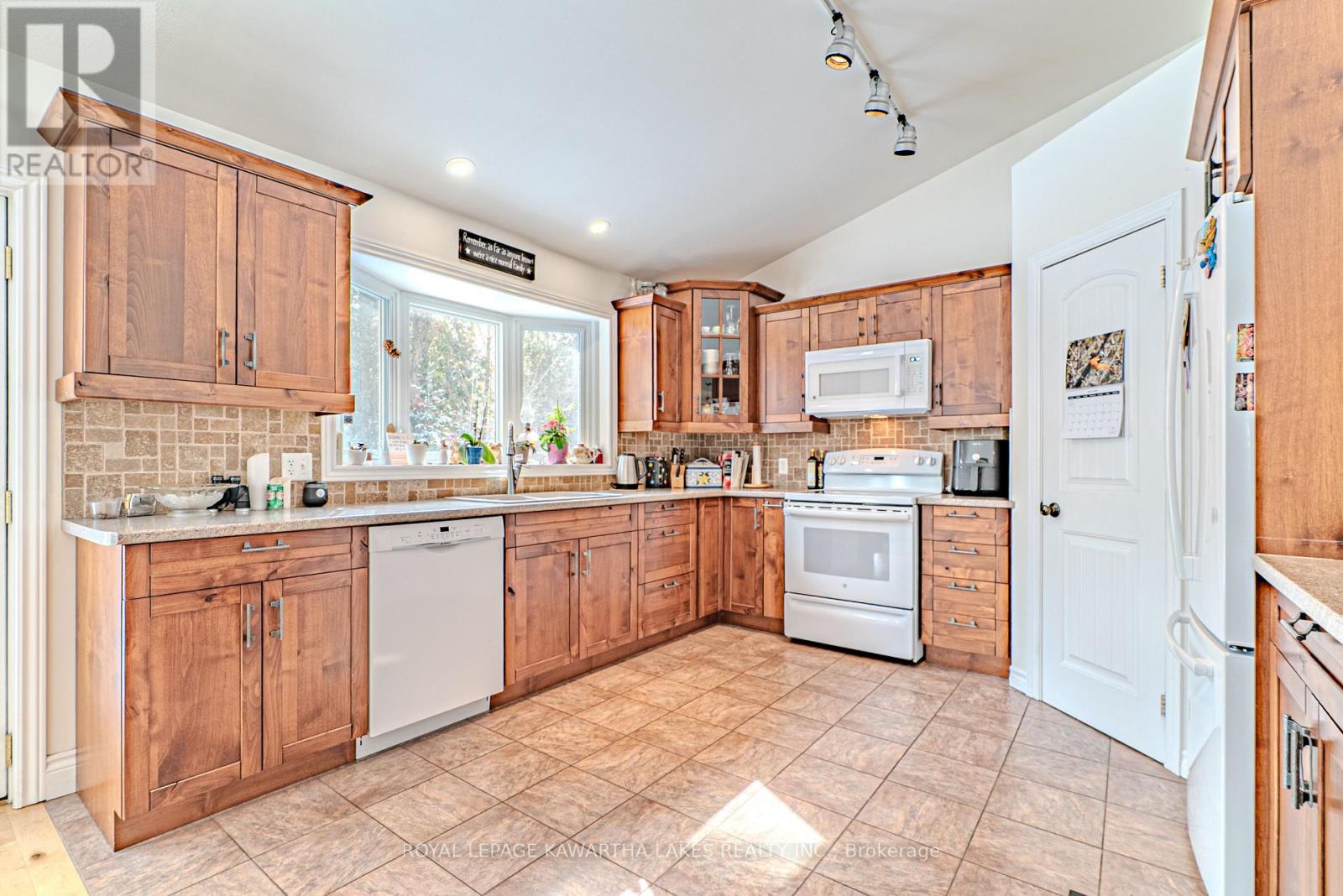 914 County Rd 49, Trent Lakes, Ontario  K0M 1A0 - Photo 18 - X12971700