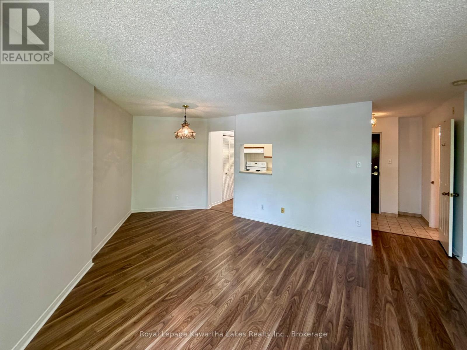 303 - 4 Heritage Way, Kawartha Lakes, Ontario  K9V 5Z2 - Photo 10 - X13460928