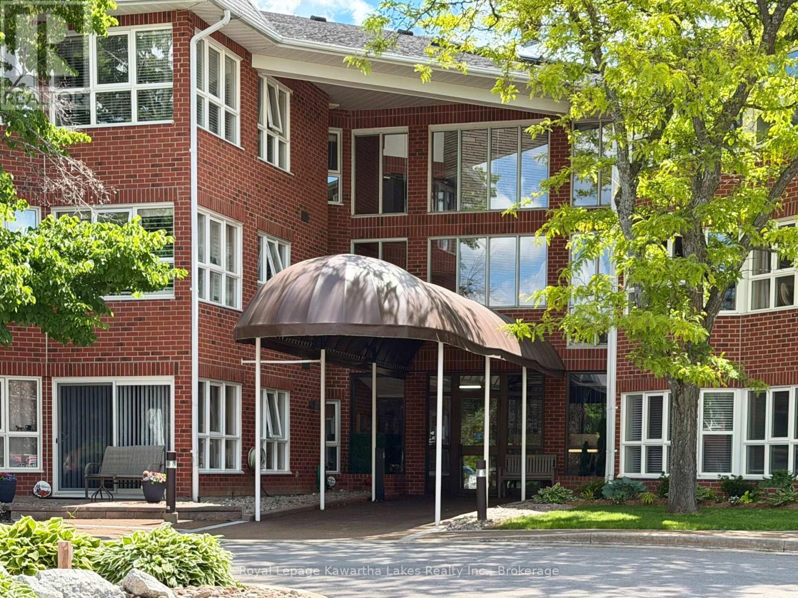 303 - 4 Heritage Way, Kawartha Lakes, Ontario  K9V 5Z2 - Photo 2 - X13460928