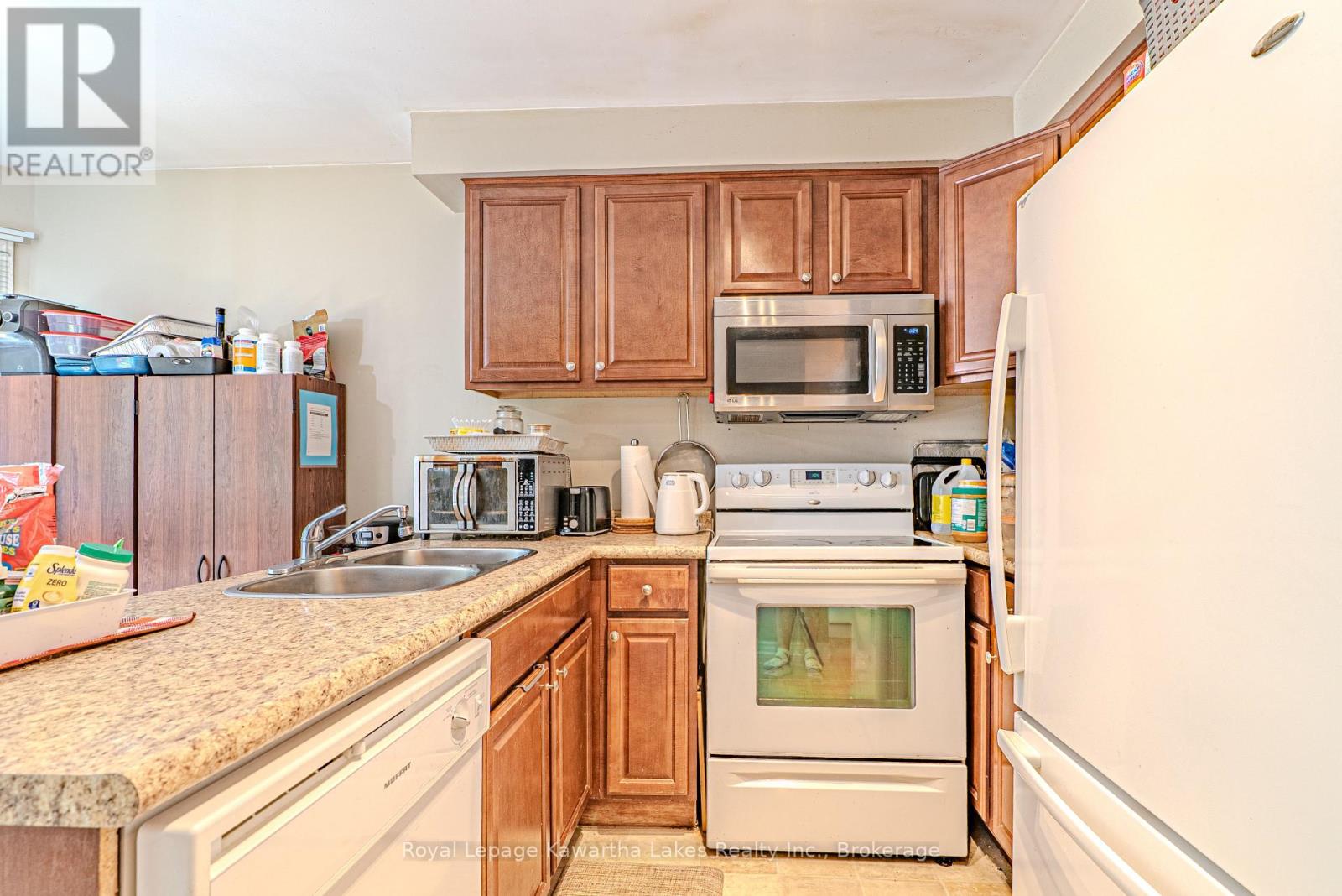 38 Lipton Crescent, Whitby, Ontario  L1R 1W7 - Photo 14 - E13513422
