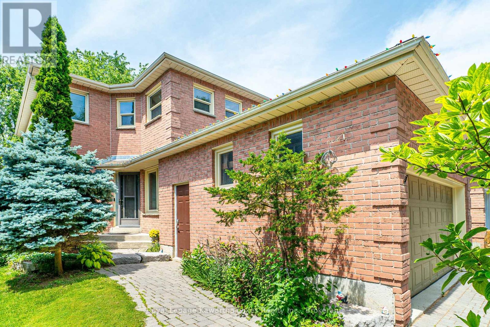38 Lipton Crescent, Whitby, Ontario  L1R 1W7 - Photo 3 - E13513422