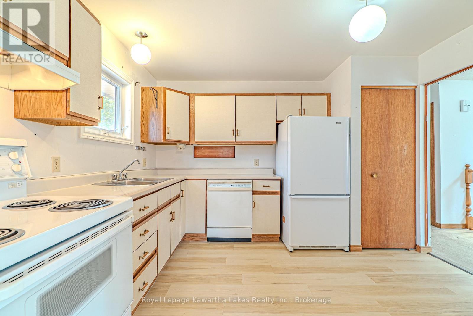 182 Colborne Street W, Kawartha Lakes, Ontario  K9V 6A1 - Photo 12 - X13589448
