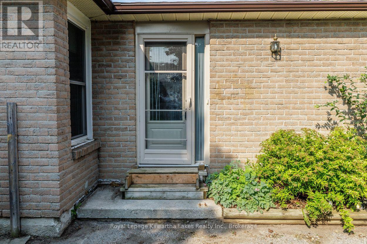 45 Sinclair Street, Kawartha Lakes, Ontario  K9V 5L6 - Photo 13 - X13670720
